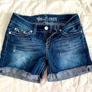 Wallflower Denim Short Size 5 Junior size (26 inches) .